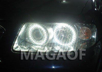 Audi A3 – Farol com Angel Eyes