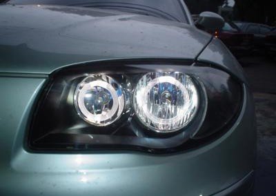 BMW 118i – Farol com Angel Eyes