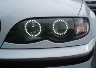 BMW 330 Farol c/ Máscara Negra e Angel Eyes