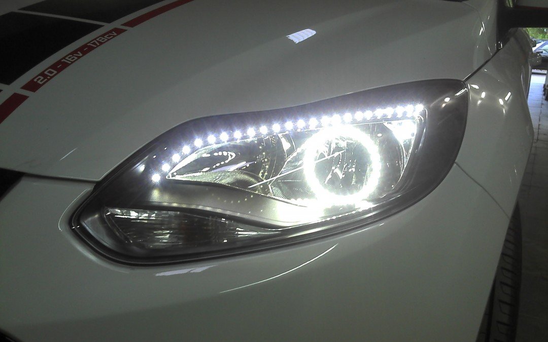 Focus – Farol Ledstrip c/ Angel Eyes