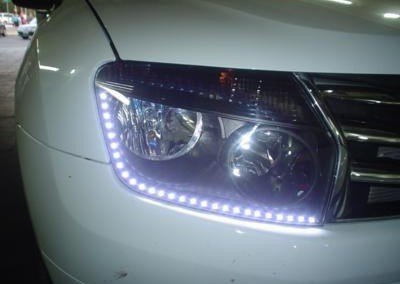 Duster – Farol com Ledstrip