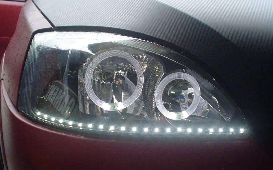 Corsa – Farol c/ Ledstrip e Angel eyes de Acrilico