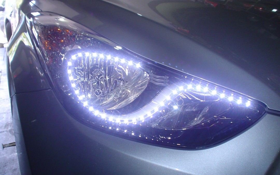 Elantra – Farol com Ledstrip
