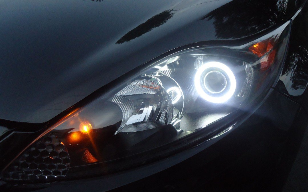 New Fiesta – Farol com Projetor e Angel Eyes