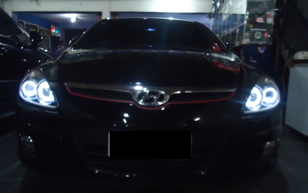 I30 – Farol com Angel Eyes (Frontal)